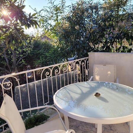 Tremblay-en-France Joli T2, Terrasse Et Jardin, Ideal Pour Familles, A 15 Min De L'Aeroport Roissy Cdg מראה חיצוני תמונה