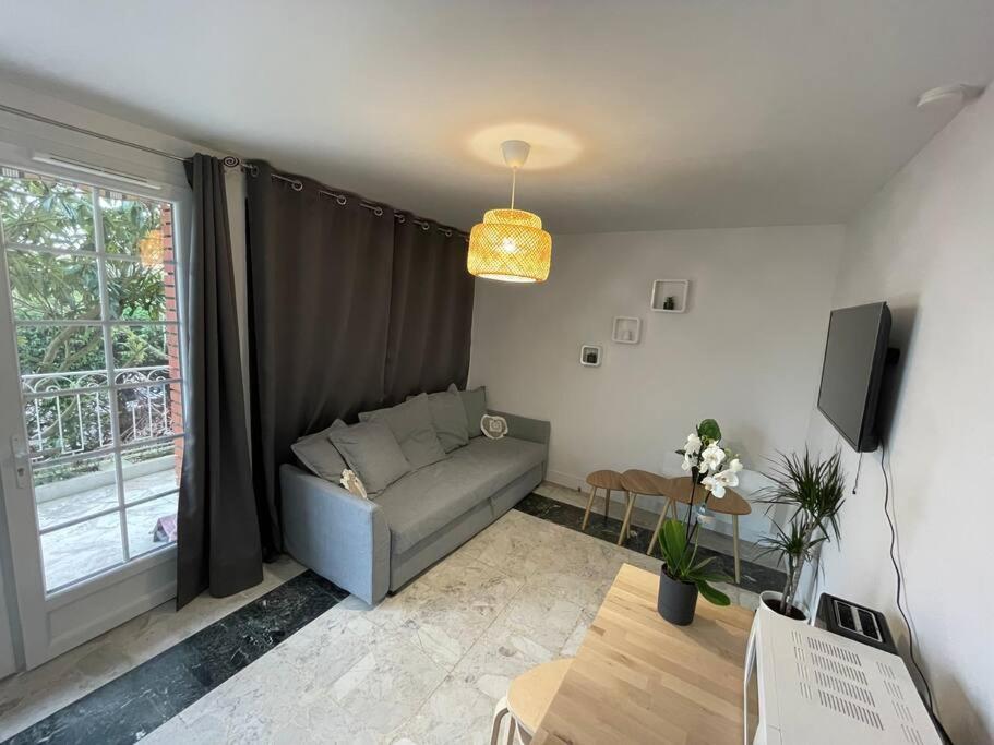 Tremblay-en-France Joli T2, Terrasse Et Jardin, Ideal Pour Familles, A 15 Min De L'Aeroport Roissy Cdg מראה חיצוני תמונה
