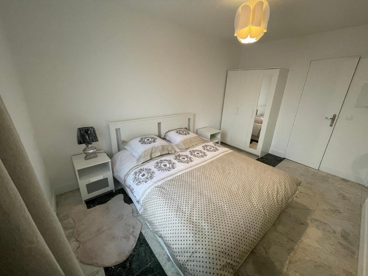 Tremblay-en-France Joli T2, Terrasse Et Jardin, Ideal Pour Familles, A 15 Min De L'Aeroport Roissy Cdg מראה חיצוני תמונה