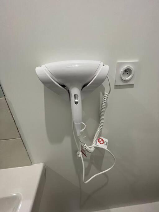 Tremblay-en-France Joli T2, Terrasse Et Jardin, Ideal Pour Familles, A 15 Min De L'Aeroport Roissy Cdg מראה חיצוני תמונה