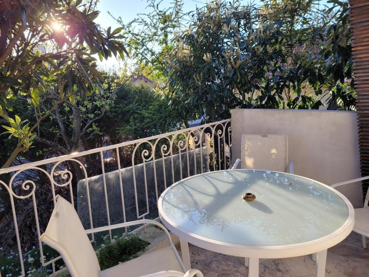 Tremblay-en-France Joli T2, Terrasse Et Jardin, Ideal Pour Familles, A 15 Min De L'Aeroport Roissy Cdg מראה חיצוני תמונה