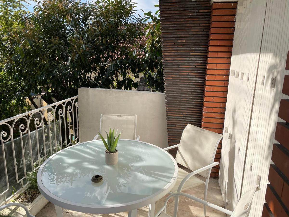 Tremblay-en-France Joli T2, Terrasse Et Jardin, Ideal Pour Familles, A 15 Min De L'Aeroport Roissy Cdg מראה חיצוני תמונה