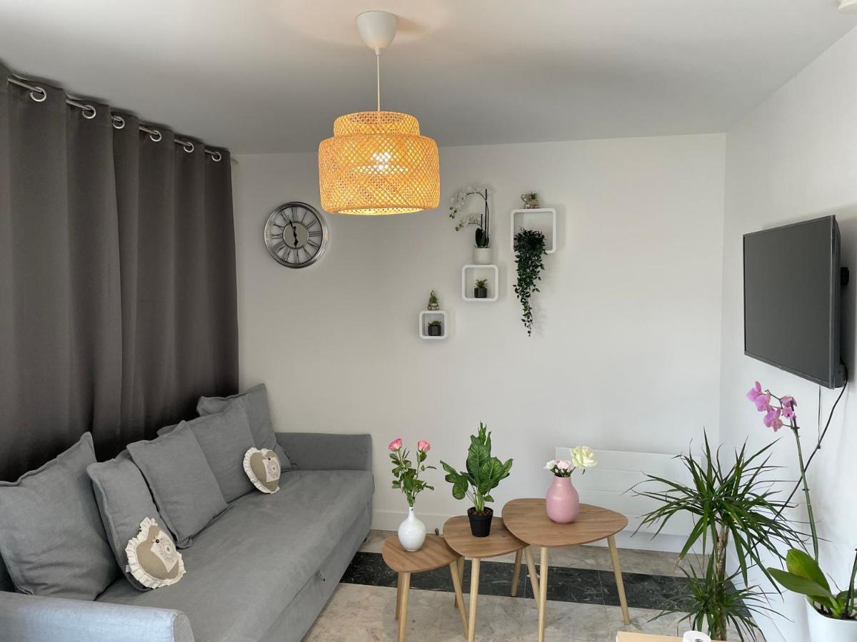 Tremblay-en-France Joli T2, Terrasse Et Jardin, Ideal Pour Familles, A 15 Min De L'Aeroport Roissy Cdg מראה חיצוני תמונה