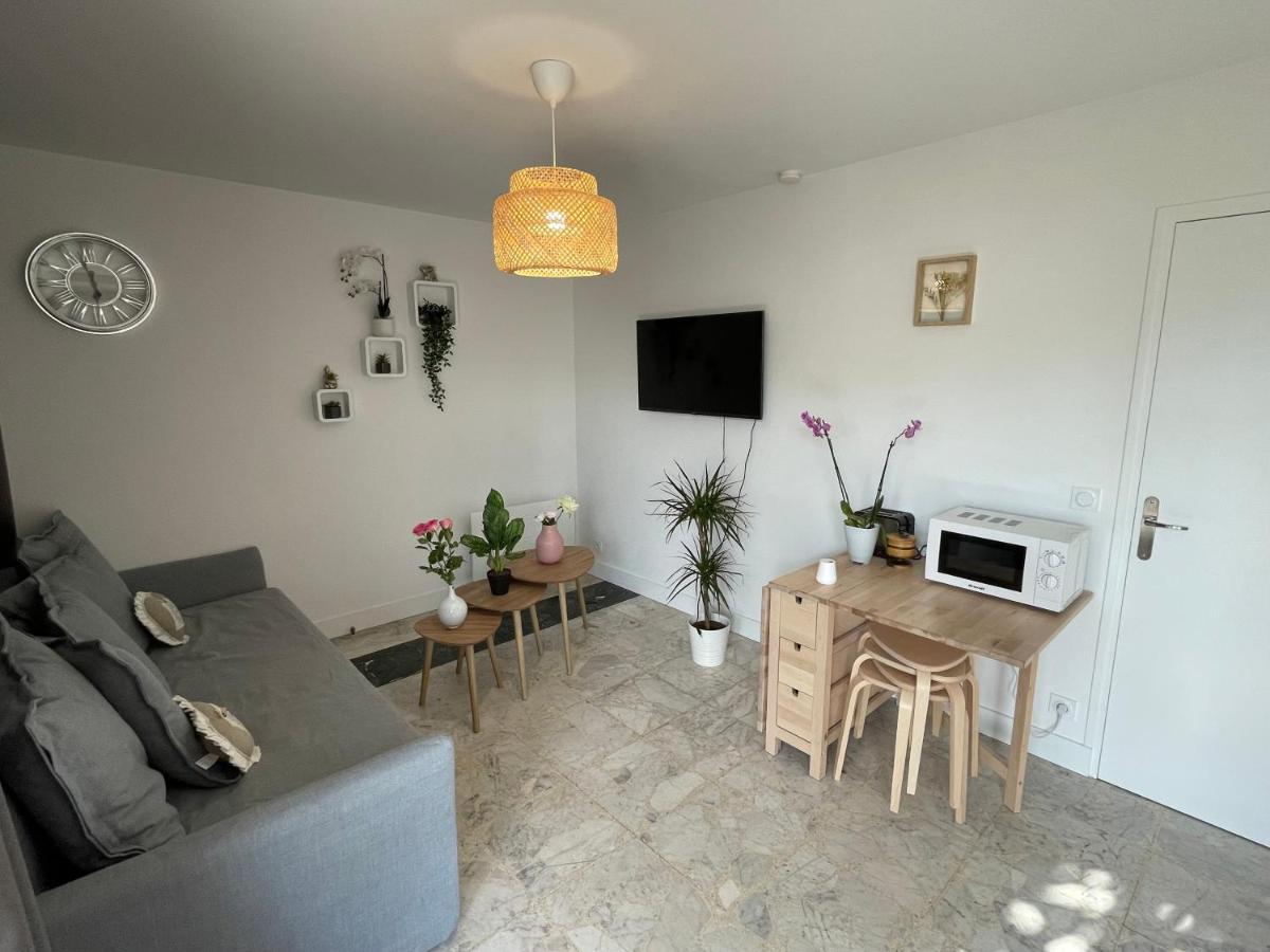 Tremblay-en-France Joli T2, Terrasse Et Jardin, Ideal Pour Familles, A 15 Min De L'Aeroport Roissy Cdg מראה חיצוני תמונה