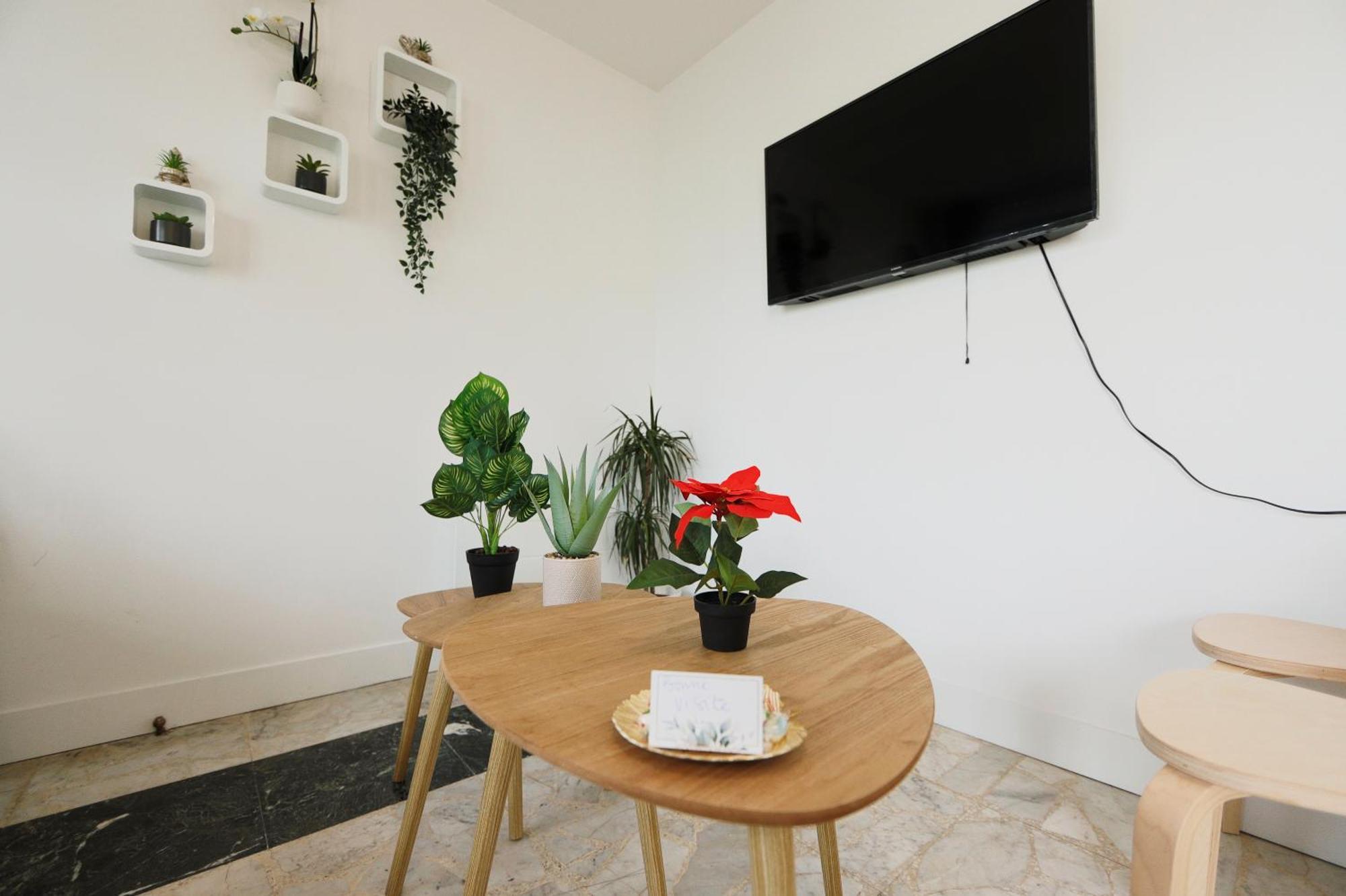 Tremblay-en-France Joli T2, Terrasse Et Jardin, Ideal Pour Familles, A 15 Min De L'Aeroport Roissy Cdg מראה חיצוני תמונה